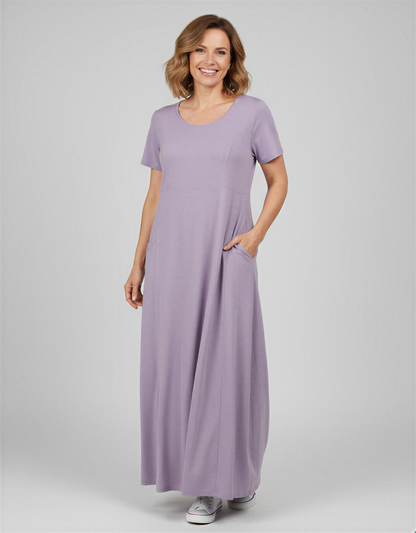 Elegant Plus Size Short Sleeve Maxi Dress with Hidden Pockets for Women 40+
